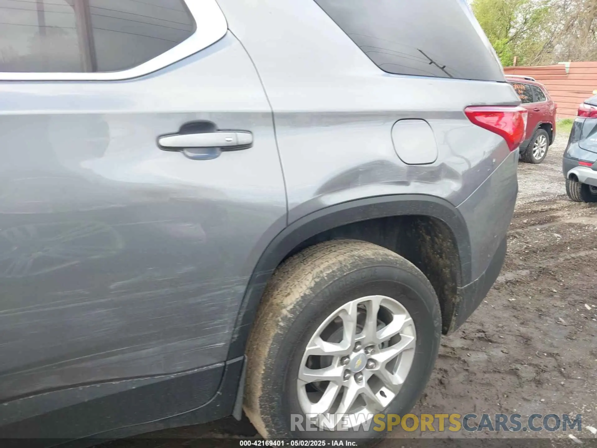 19 Photograph of a damaged car 1GNERGKW3MJ157258 CHEVROLET TRAVERSE 2021
