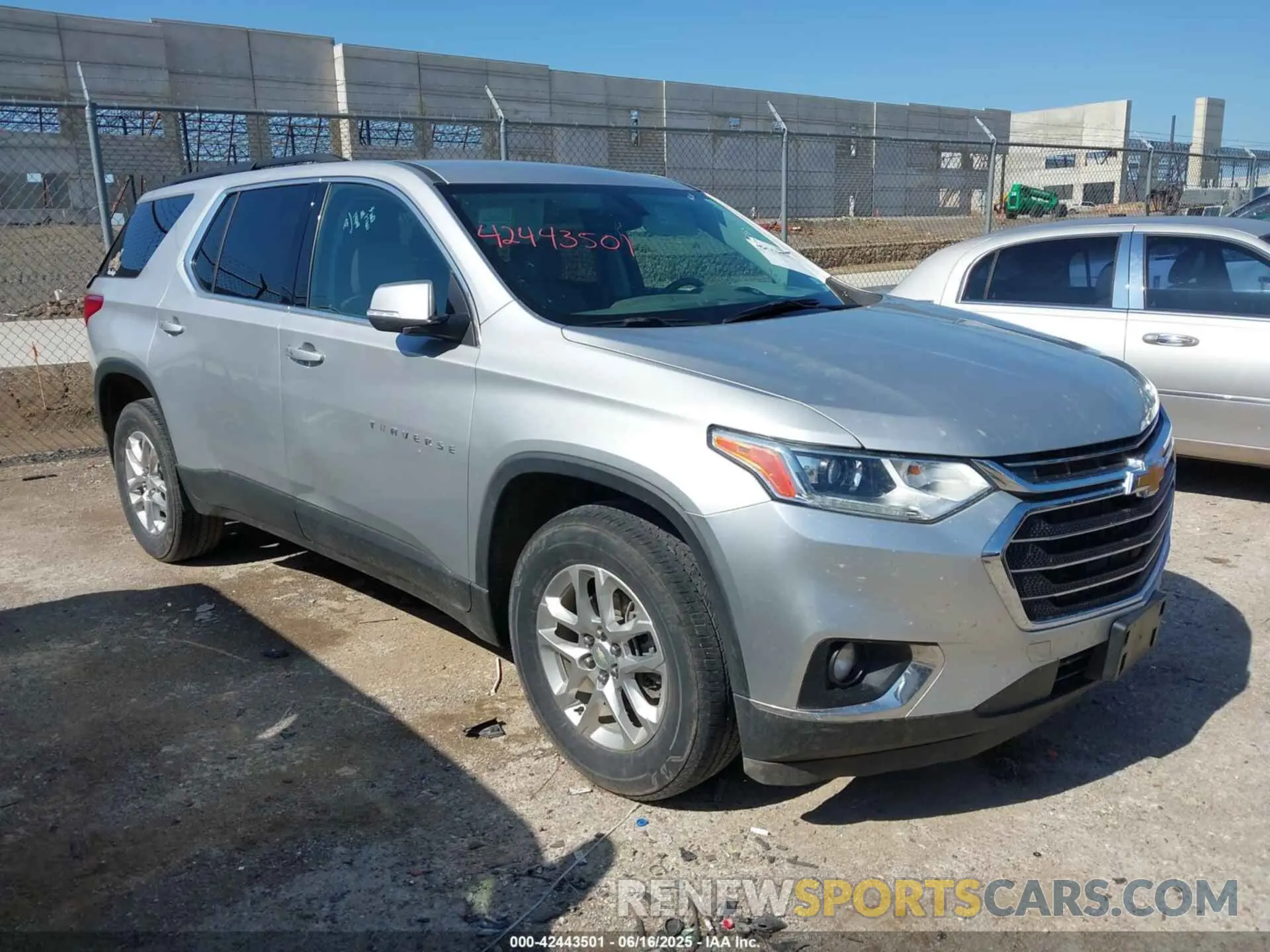 1 Photograph of a damaged car 1GNERGKW3MJ161035 CHEVROLET TRAVERSE 2021