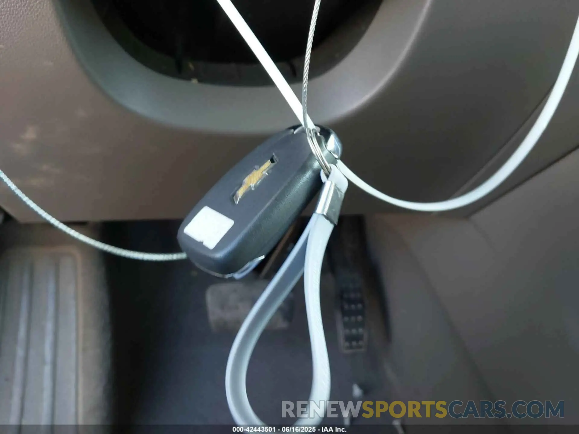 11 Photograph of a damaged car 1GNERGKW3MJ161035 CHEVROLET TRAVERSE 2021