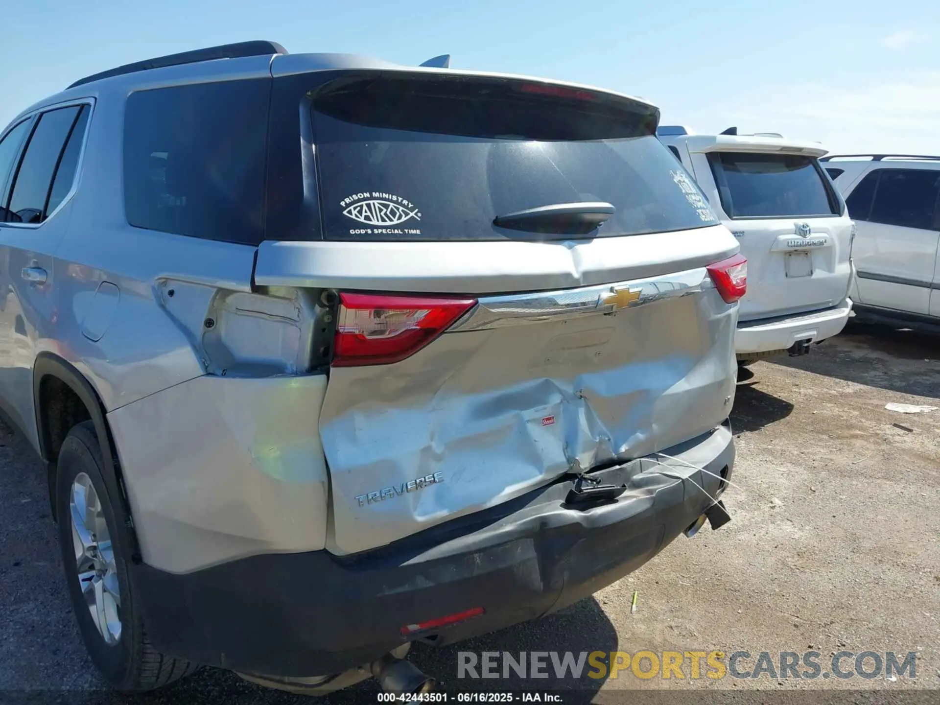 6 Photograph of a damaged car 1GNERGKW3MJ161035 CHEVROLET TRAVERSE 2021