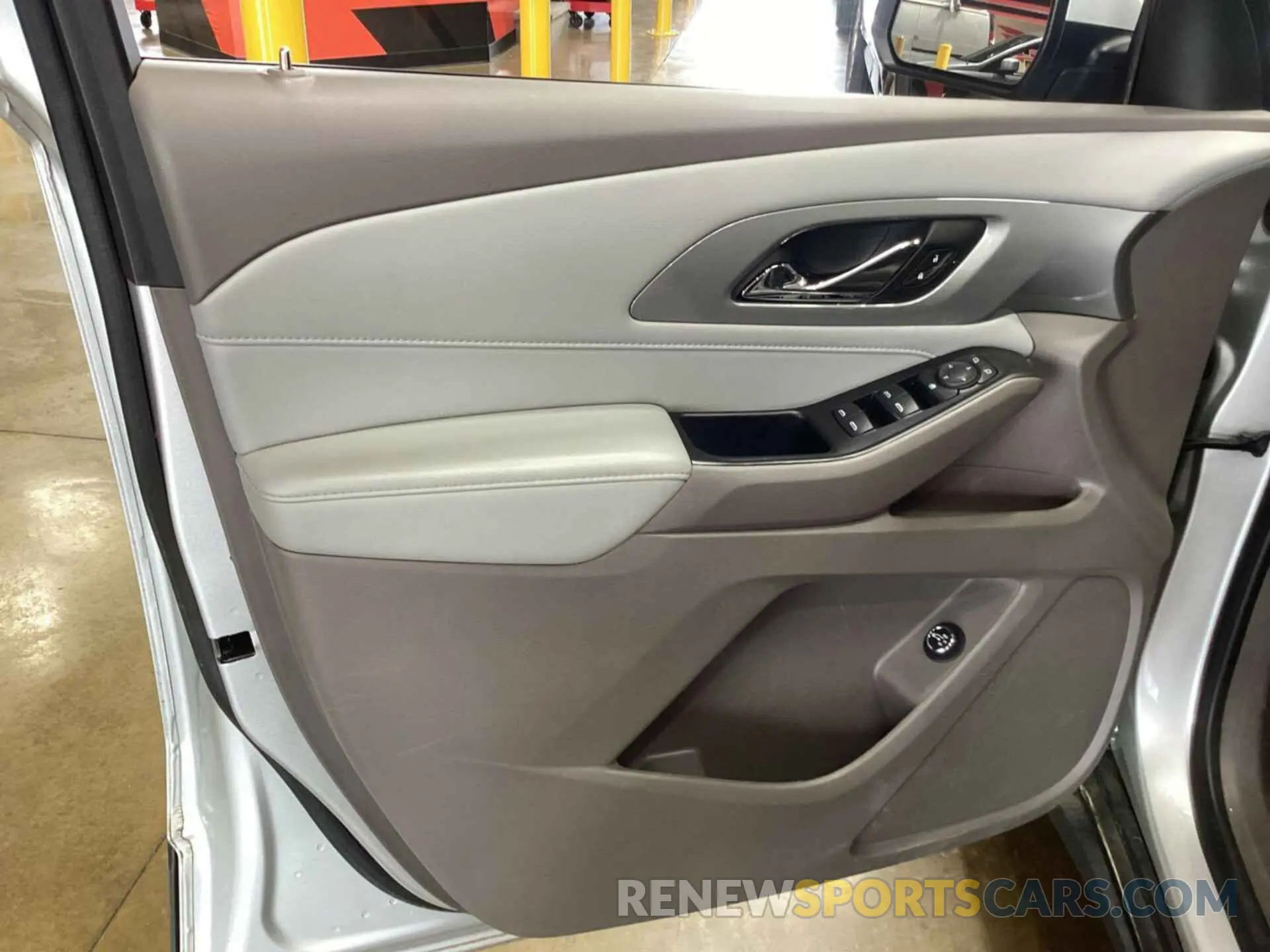 9 Фотография поврежденного автомобиля 1GNERGKW3MJ163142 CHEVROLET TRAVERSE 2021