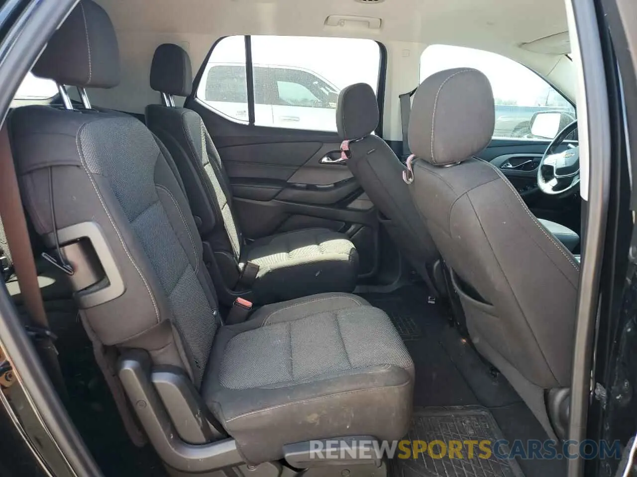 11 Photograph of a damaged car 1GNERGKW3MJ250345 CHEVROLET TRAVERSE 2021