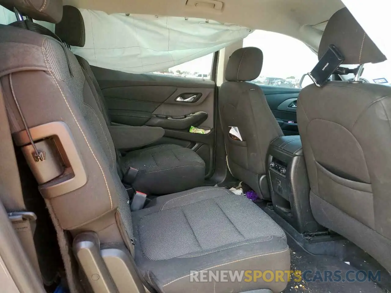 11 Photograph of a damaged car 1GNERGKW4MJ132546 CHEVROLET TRAVERSE 2021