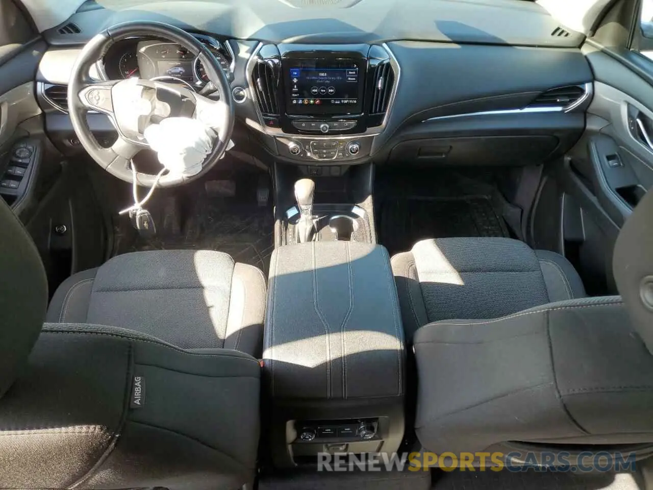 8 Photograph of a damaged car 1GNERGKW4MJ144406 CHEVROLET TRAVERSE 2021