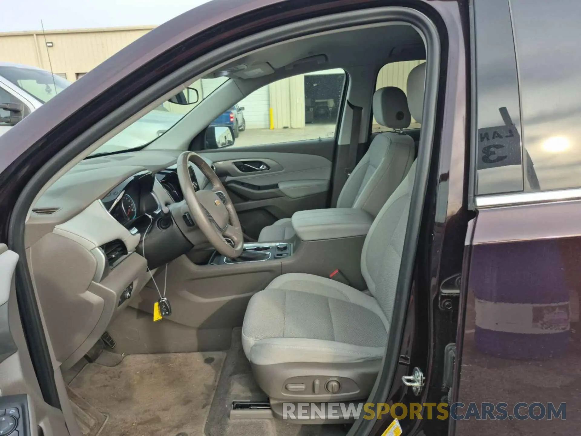 12 Photograph of a damaged car 1GNERGKW4MJ184534 CHEVROLET TRAVERSE 2021
