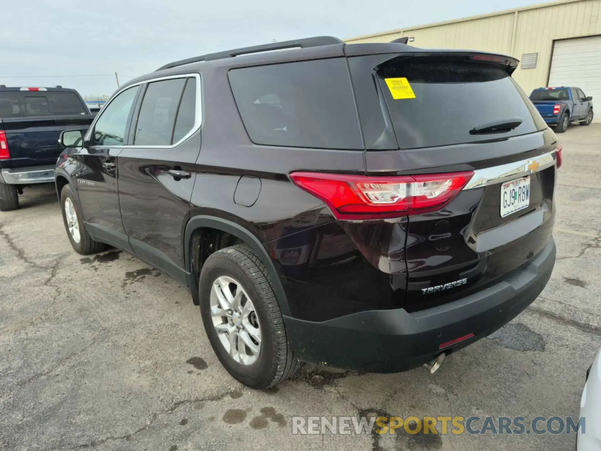 26 Photograph of a damaged car 1GNERGKW4MJ184534 CHEVROLET TRAVERSE 2021