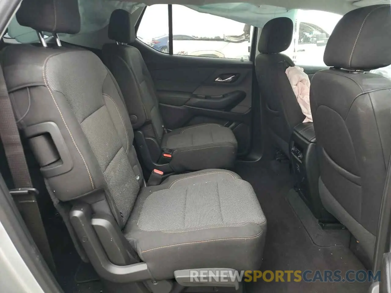 11 Photograph of a damaged car 1GNERGKW5MJ113066 CHEVROLET TRAVERSE 2021