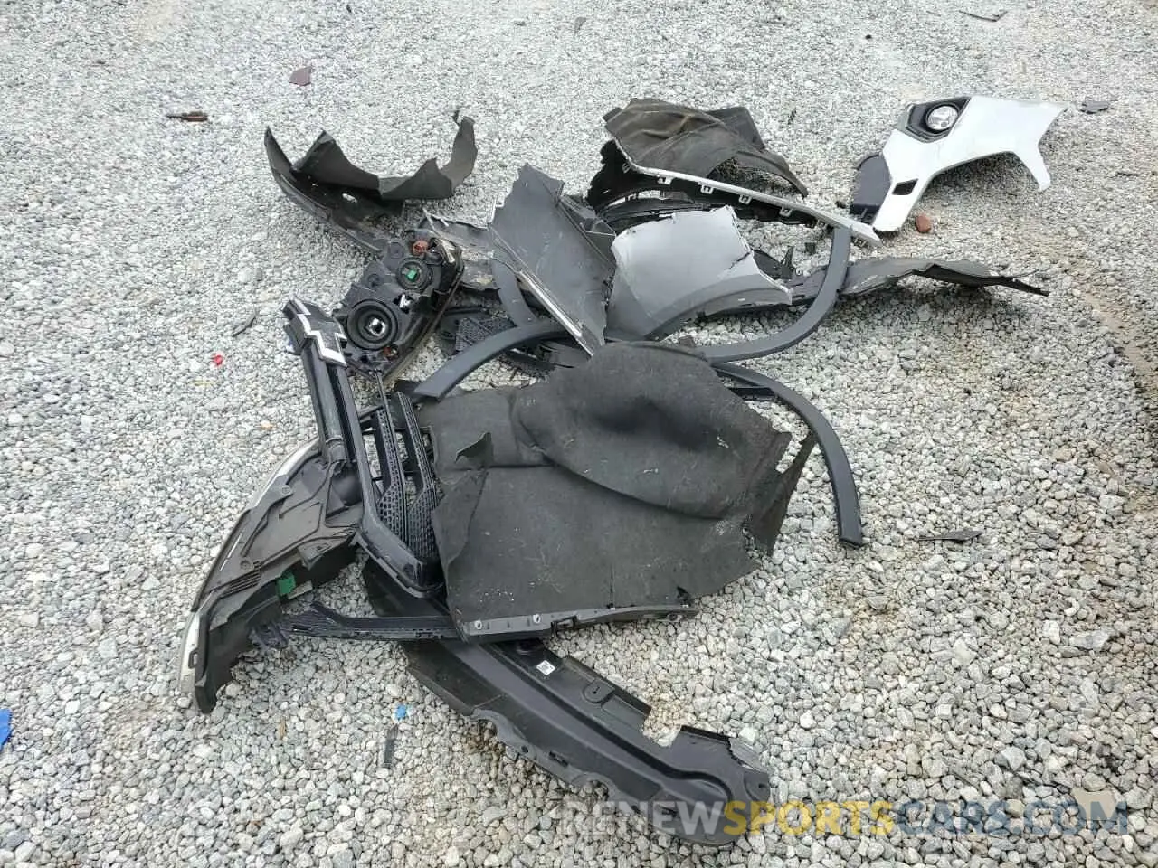 13 Photograph of a damaged car 1GNERGKW5MJ113066 CHEVROLET TRAVERSE 2021