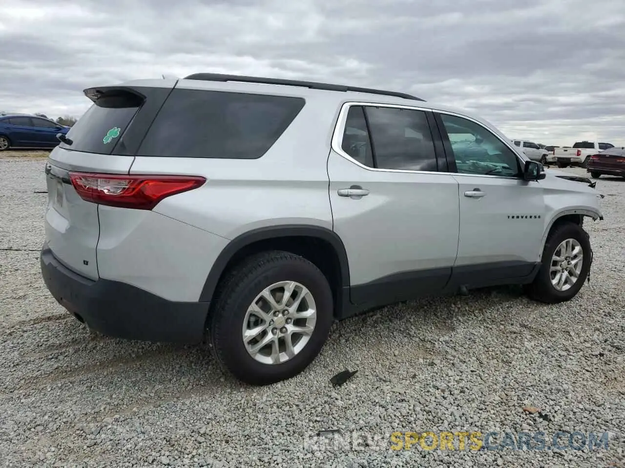 3 Photograph of a damaged car 1GNERGKW5MJ113066 CHEVROLET TRAVERSE 2021