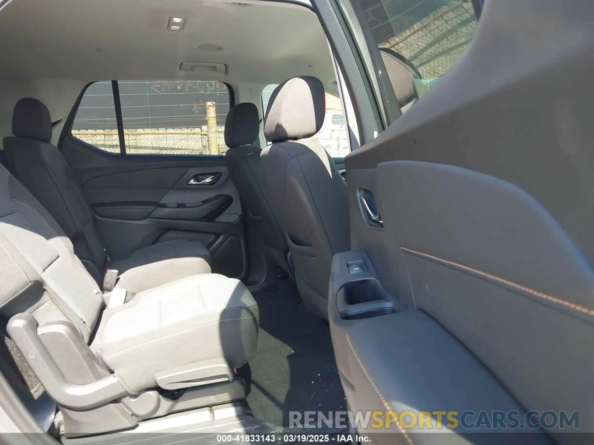 8 Photograph of a damaged car 1GNERGKW5MJ183750 CHEVROLET TRAVERSE 2021