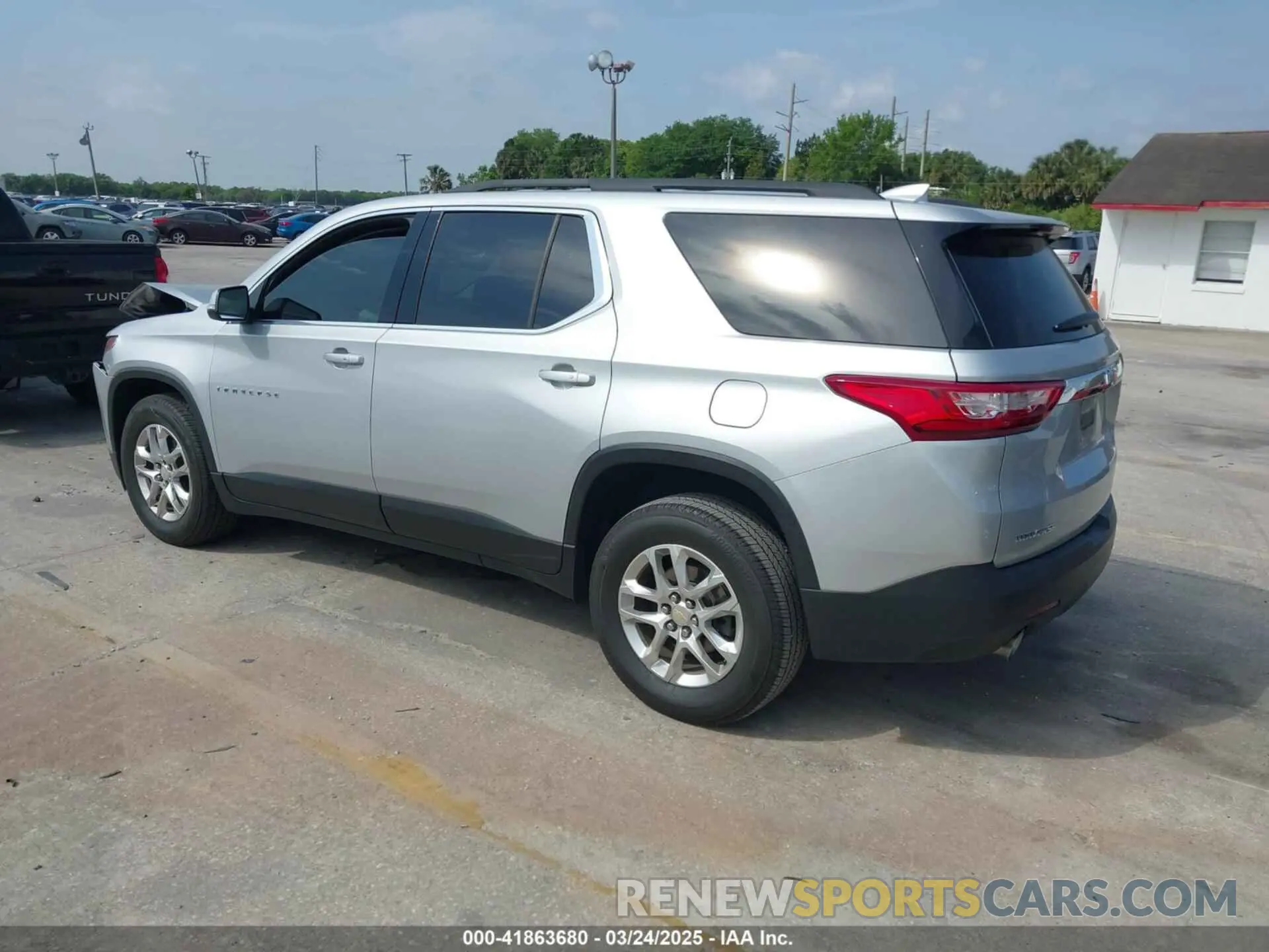 3 Photograph of a damaged car 1GNERGKW5MJ254932 CHEVROLET TRAVERSE 2021