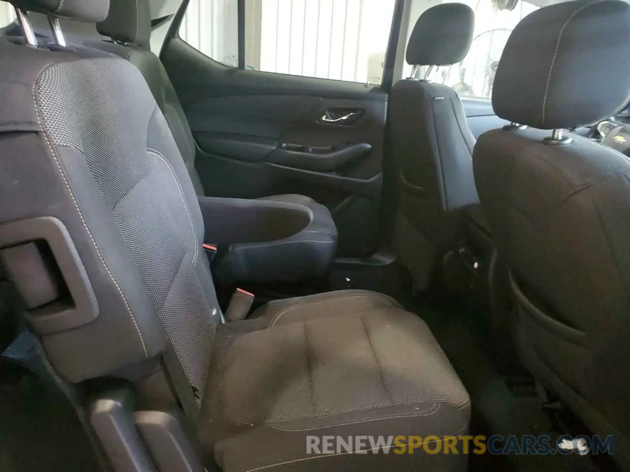 11 Photograph of a damaged car 1GNERGKW6MJ156959 CHEVROLET TRAVERSE 2021