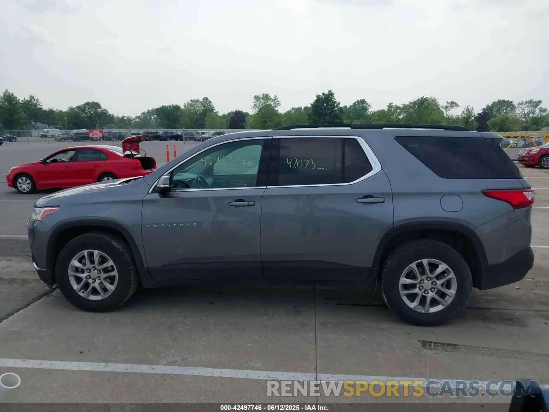 14 Photograph of a damaged car 1GNERGKW7MJ111626 CHEVROLET TRAVERSE 2021