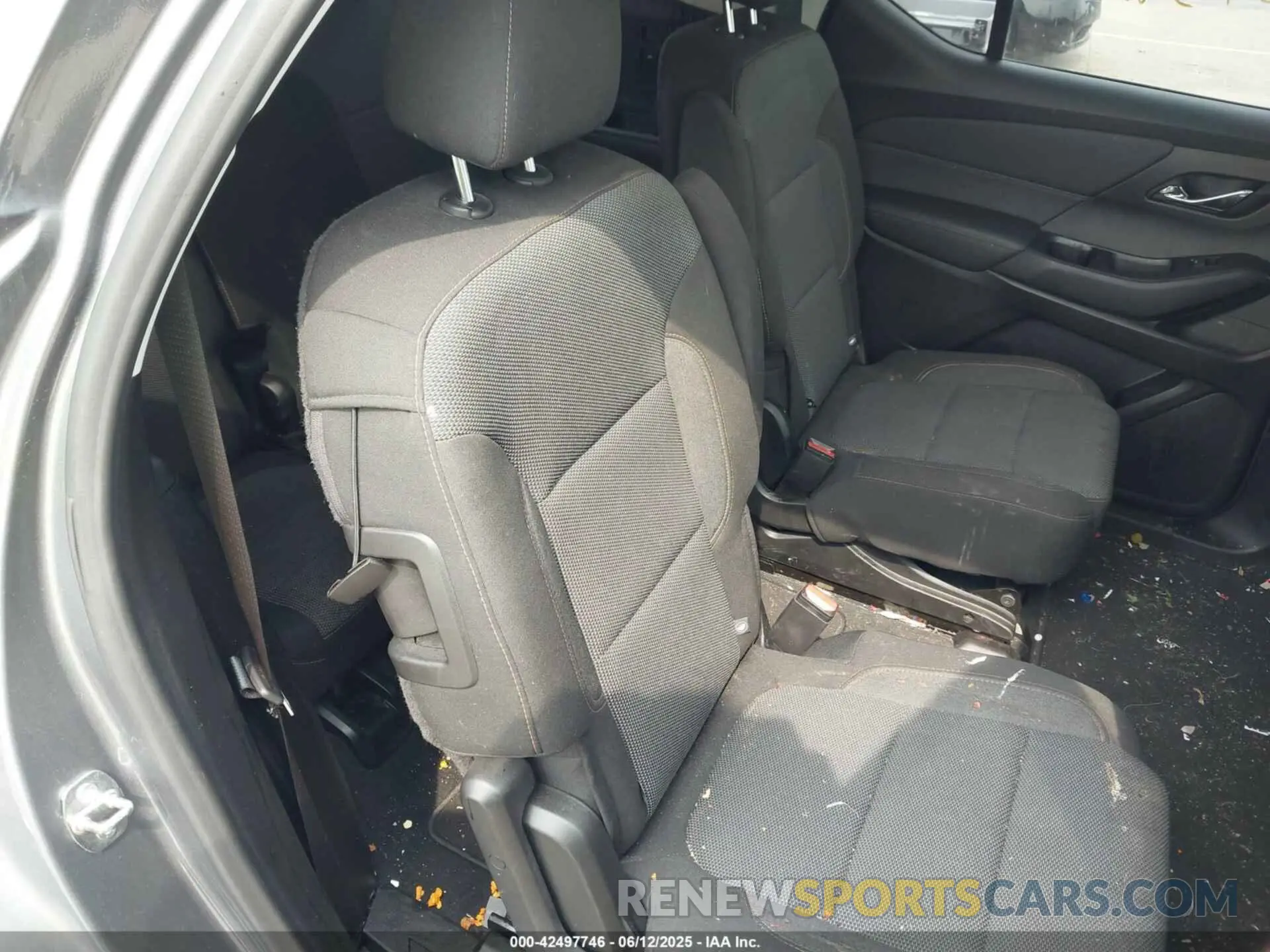 8 Photograph of a damaged car 1GNERGKW7MJ111626 CHEVROLET TRAVERSE 2021