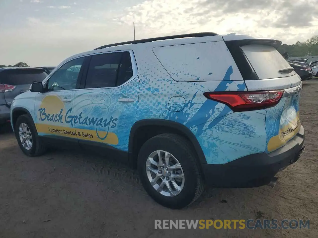 2 Photograph of a damaged car 1GNERGKW8MJ269344 CHEVROLET TRAVERSE 2021