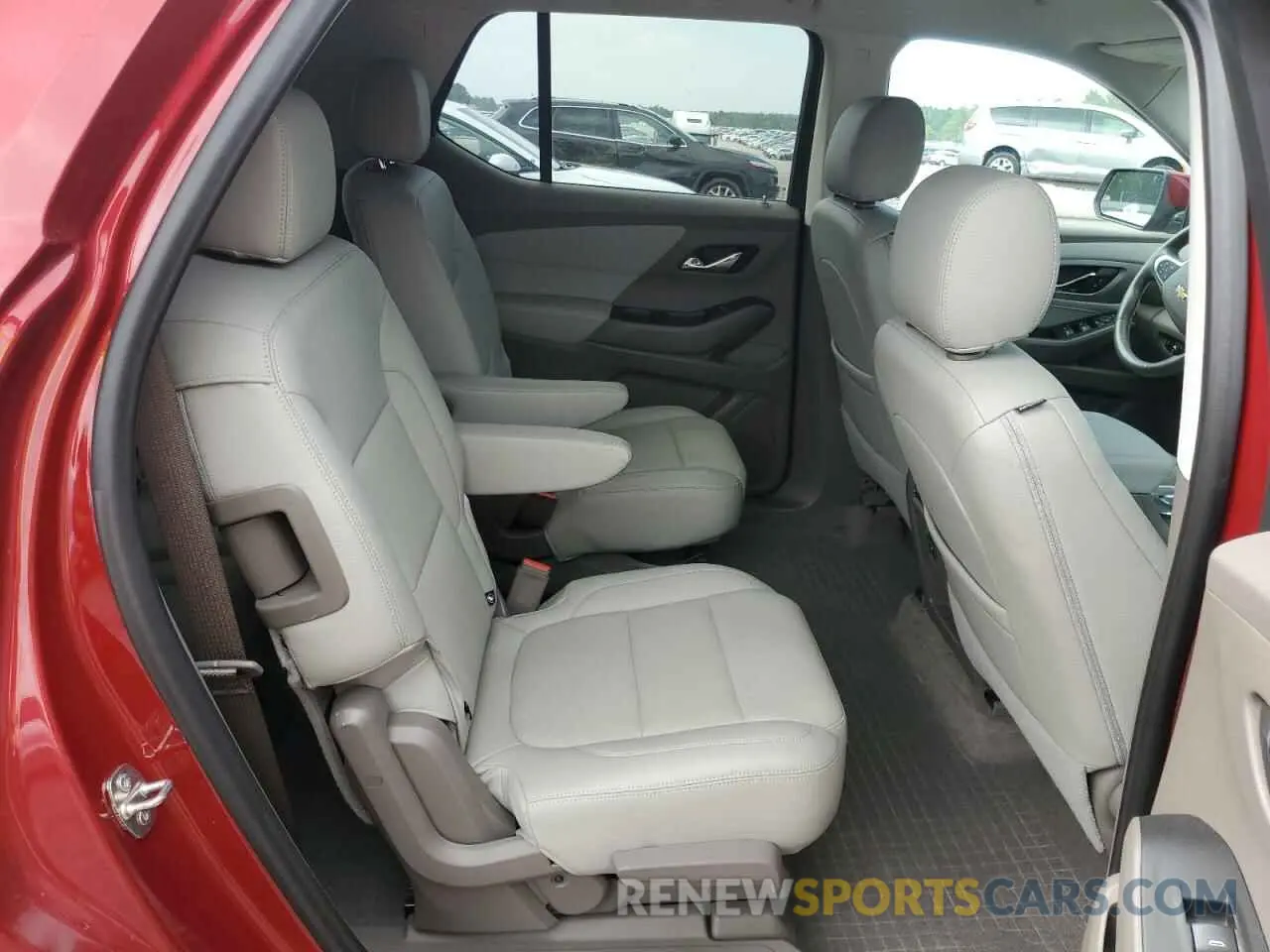 11 Photograph of a damaged car 1GNERGKW9MJ165803 CHEVROLET TRAVERSE 2021
