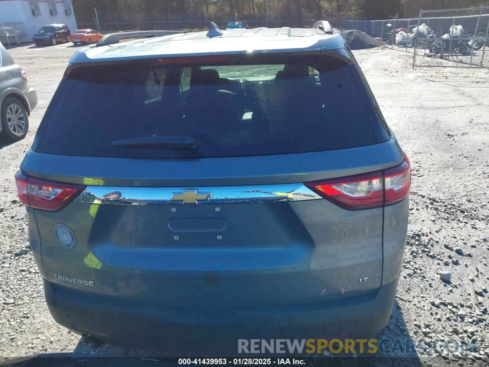 17 Photograph of a damaged car 1GNERGKW9MJ210996 CHEVROLET TRAVERSE 2021