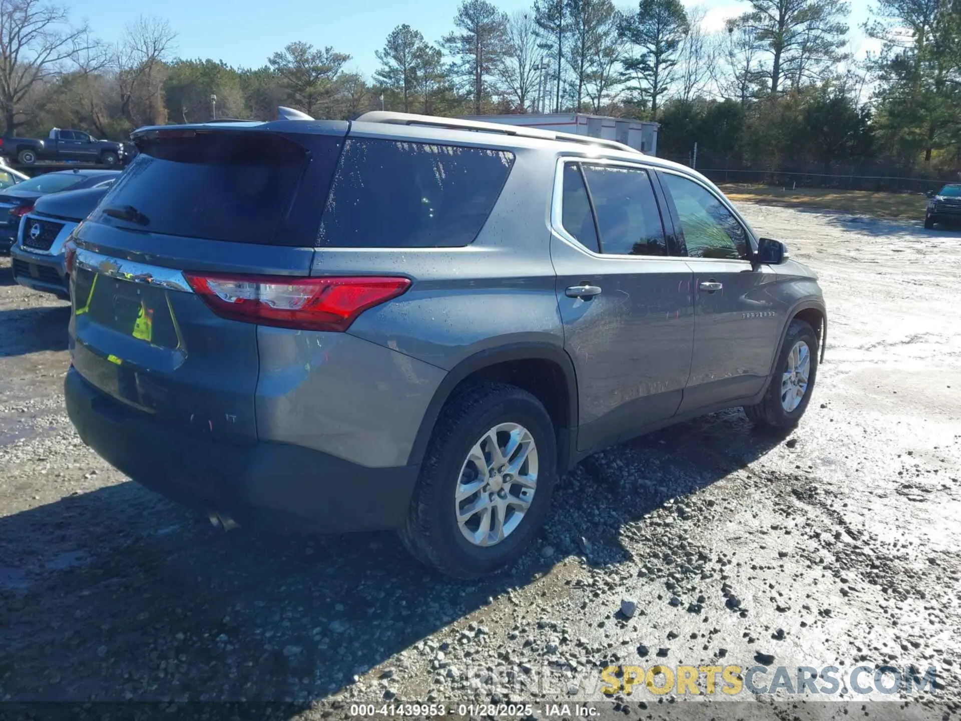 4 Photograph of a damaged car 1GNERGKW9MJ210996 CHEVROLET TRAVERSE 2021