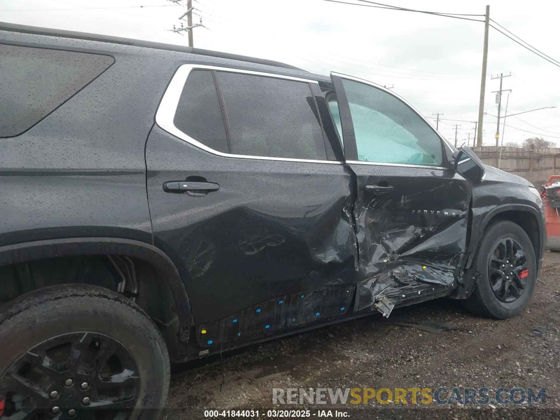 17 Photograph of a damaged car 1GNERGKW9MJ234571 CHEVROLET TRAVERSE 2021