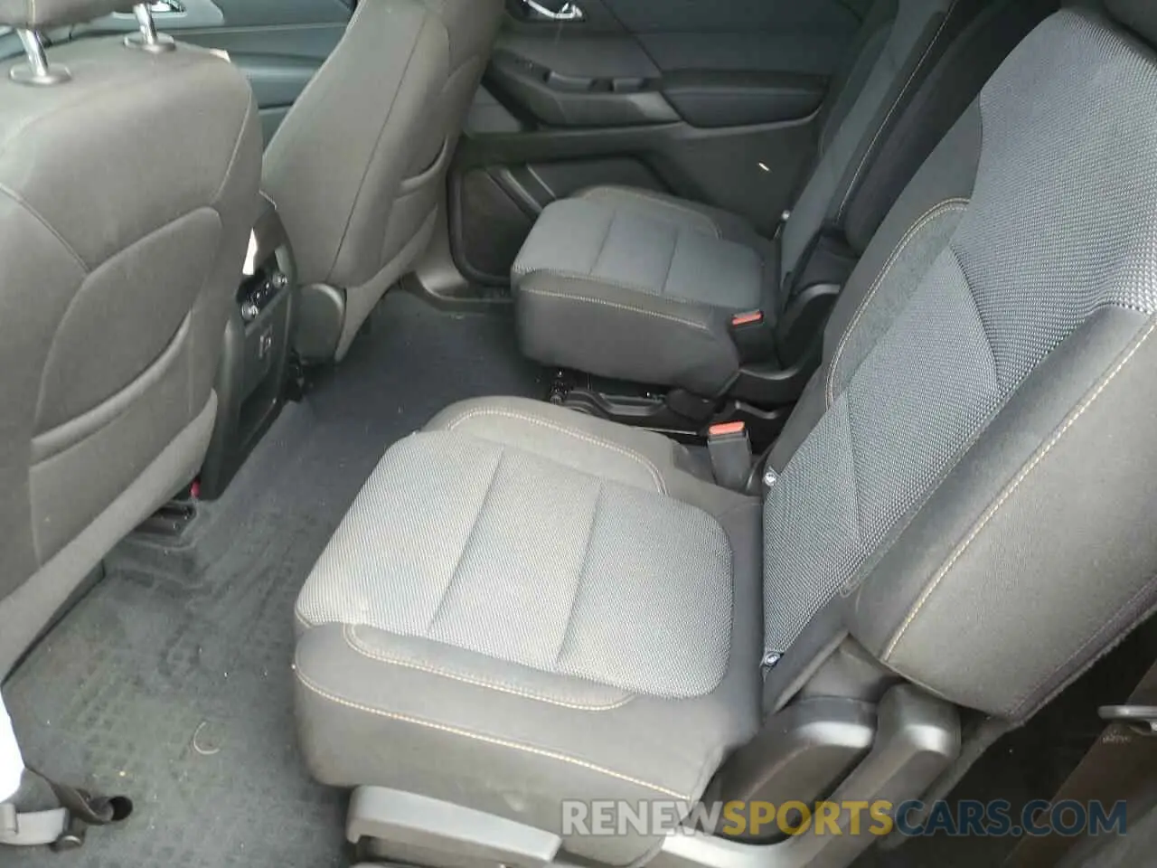 12 Photograph of a damaged car 1GNERGKW9MJ238085 CHEVROLET TRAVERSE 2021