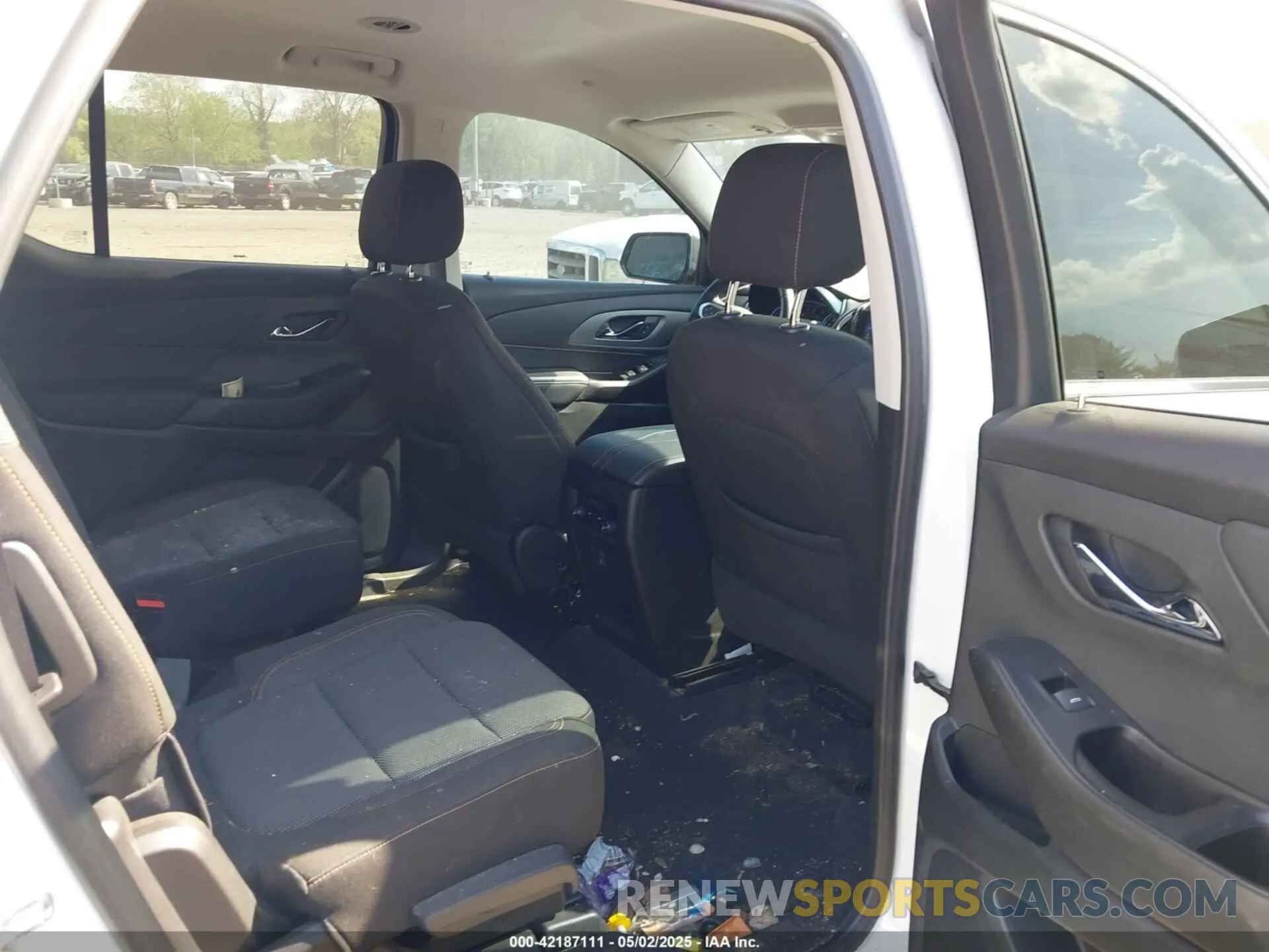 8 Photograph of a damaged car 1GNERGKW9MJ271894 CHEVROLET TRAVERSE 2021