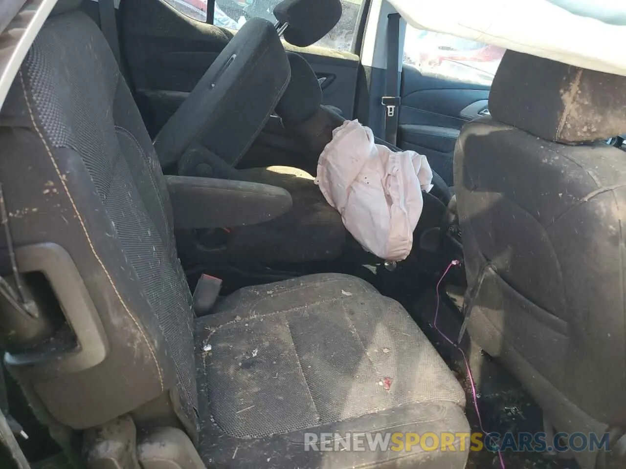 11 Фотография поврежденного автомобиля 1GNERGKWXMJ105447 CHEVROLET TRAVERSE 2021