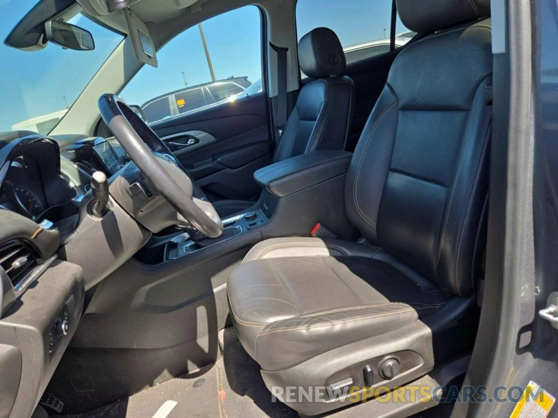 39 Photograph of a damaged car 1GNERHKW0MJ186979 CHEVROLET TRAVERSE 2021