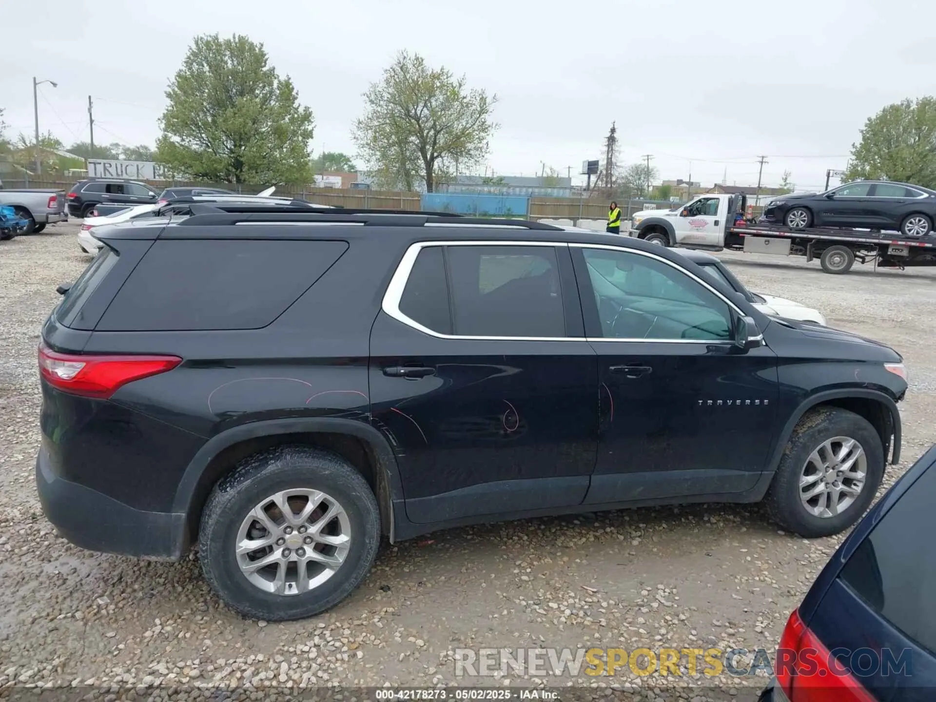 13 Photograph of a damaged car 1GNERHKW0MJ218426 CHEVROLET TRAVERSE 2021