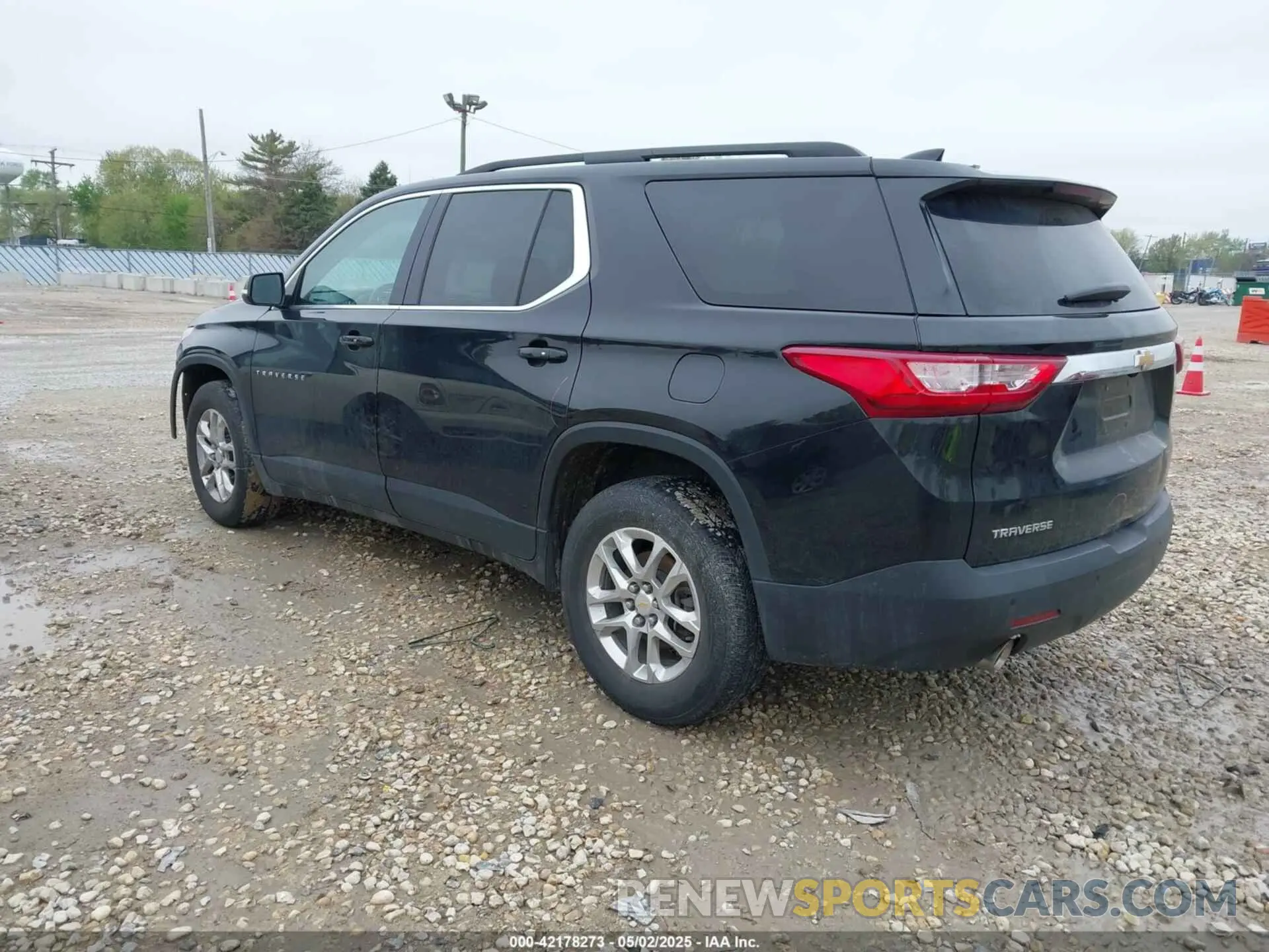 3 Photograph of a damaged car 1GNERHKW0MJ218426 CHEVROLET TRAVERSE 2021