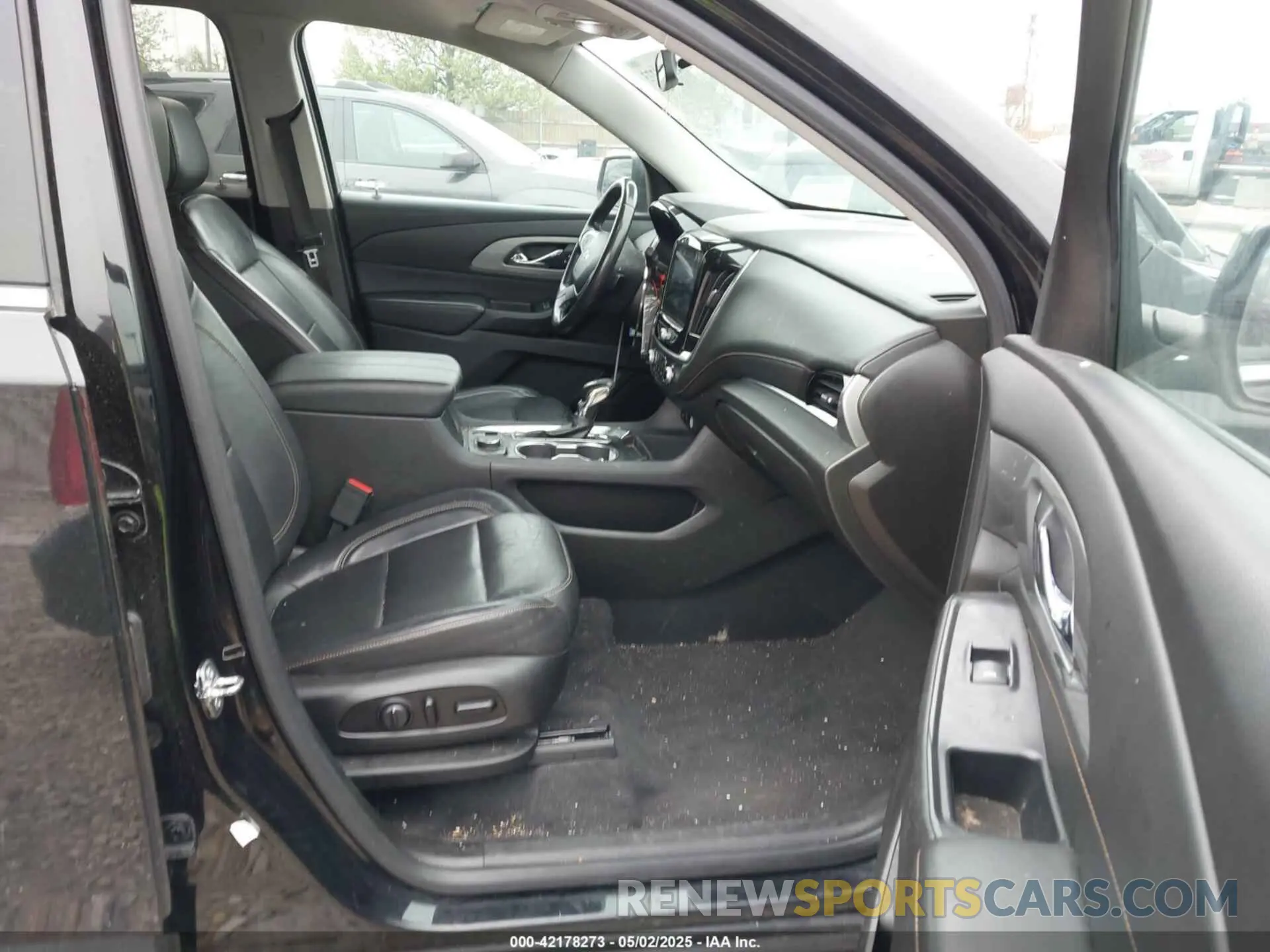 5 Photograph of a damaged car 1GNERHKW0MJ218426 CHEVROLET TRAVERSE 2021