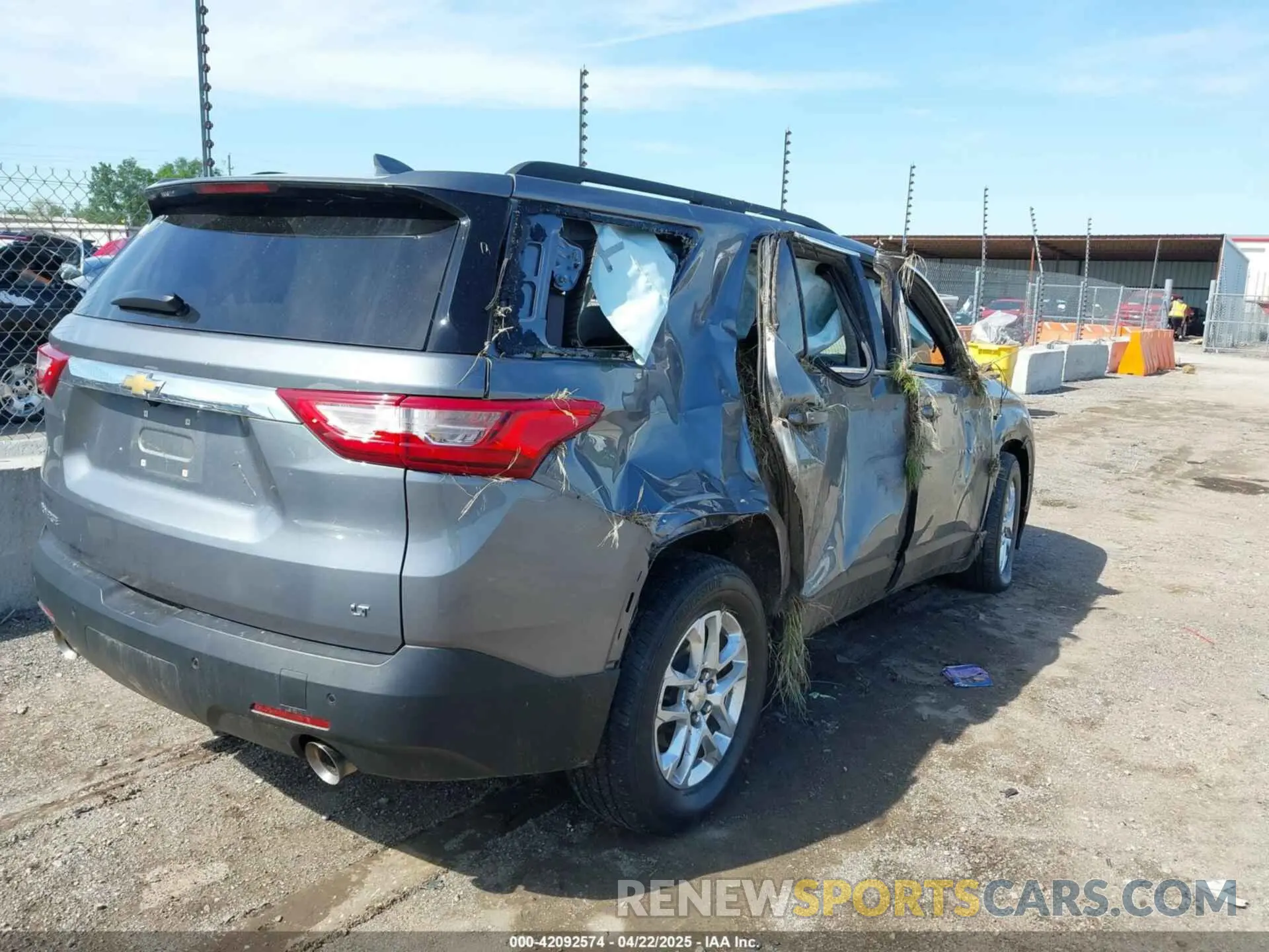 4 Фотография поврежденного автомобиля 1GNERHKW2MJ111197 CHEVROLET TRAVERSE 2021