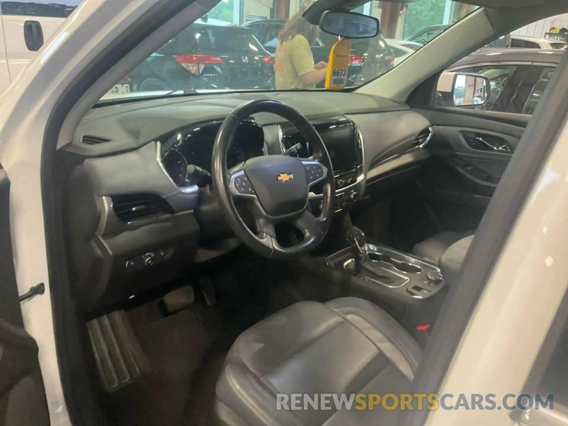 5 Photograph of a damaged car 1GNERHKW5MJ182233 CHEVROLET TRAVERSE 2021
