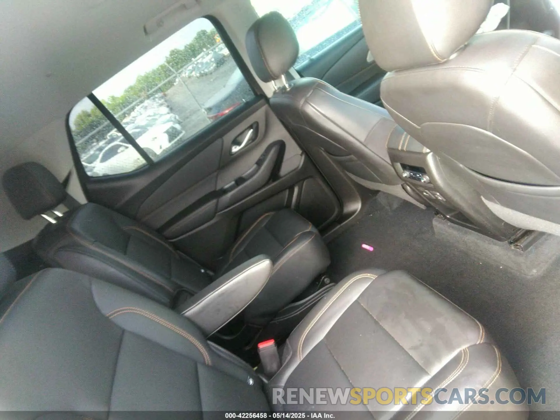 8 Photograph of a damaged car 1GNERHKW6MJ157311 CHEVROLET TRAVERSE 2021