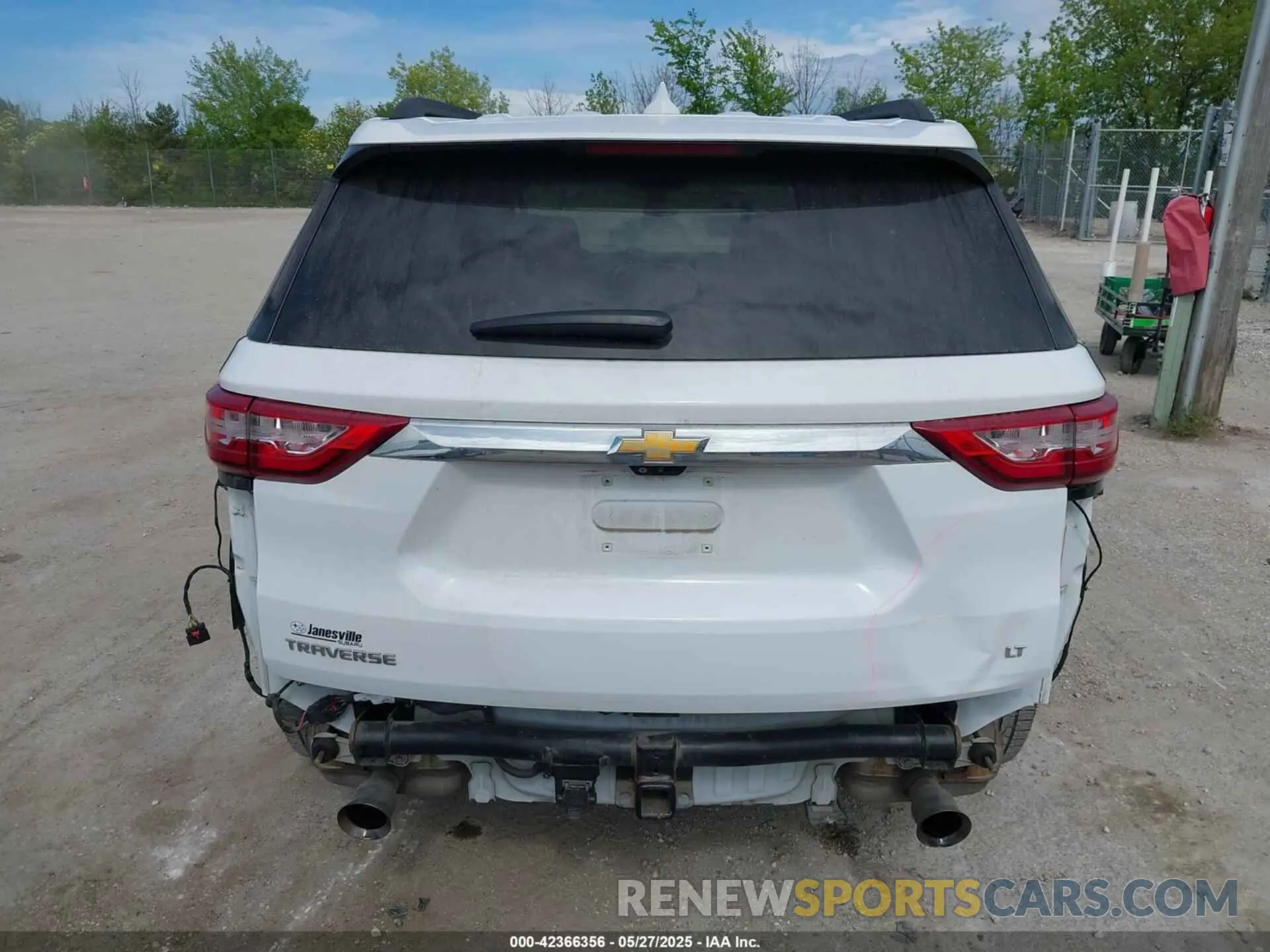 17 Photograph of a damaged car 1GNERHKW7MJ100177 CHEVROLET TRAVERSE 2021