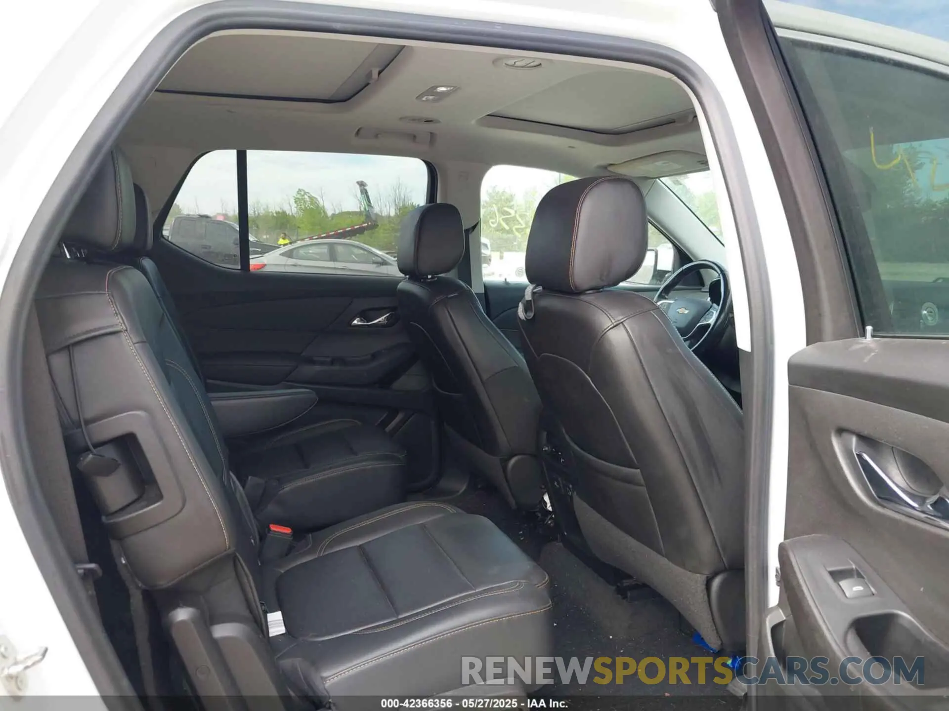 8 Photograph of a damaged car 1GNERHKW7MJ100177 CHEVROLET TRAVERSE 2021