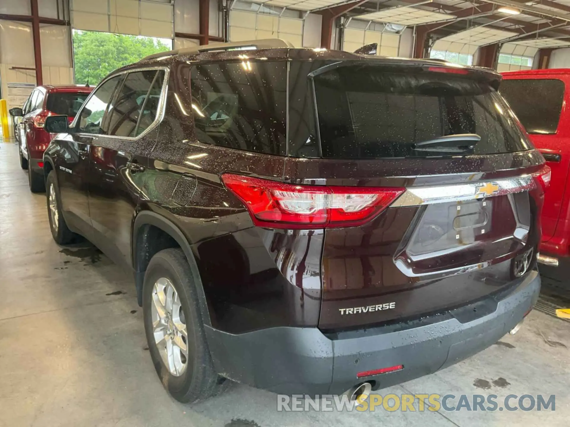 27 Photograph of a damaged car 1GNERHKW7MJ188468 CHEVROLET TRAVERSE 2021