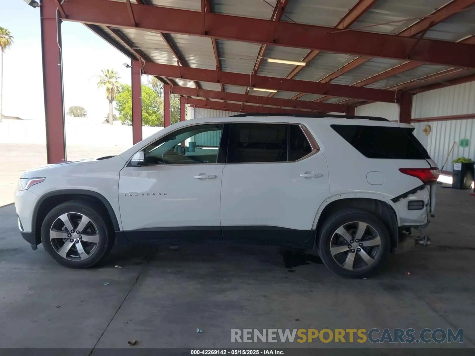 15 Photograph of a damaged car 1GNERHKW8MJ232171 CHEVROLET TRAVERSE 2021