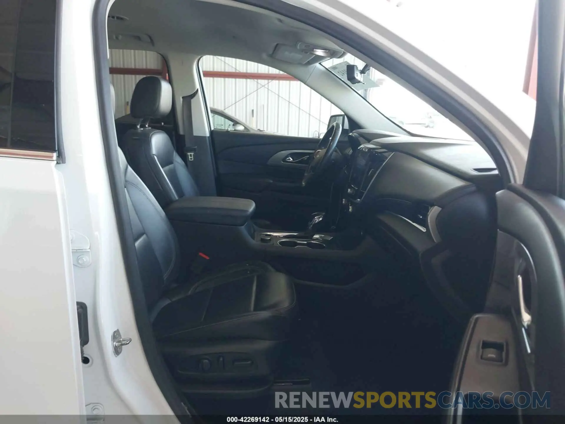 5 Photograph of a damaged car 1GNERHKW8MJ232171 CHEVROLET TRAVERSE 2021