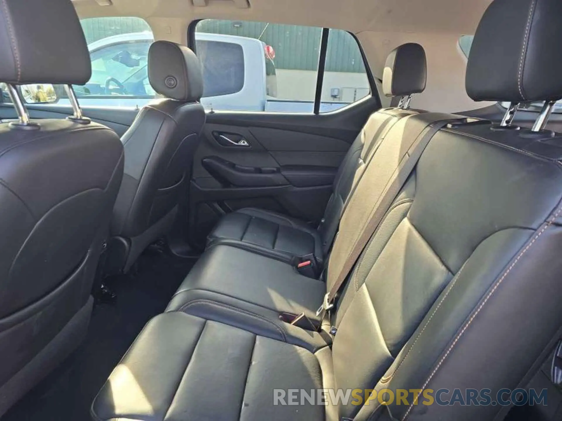 1 Photograph of a damaged car 1GNERHKWXMJ183734 CHEVROLET TRAVERSE 2021