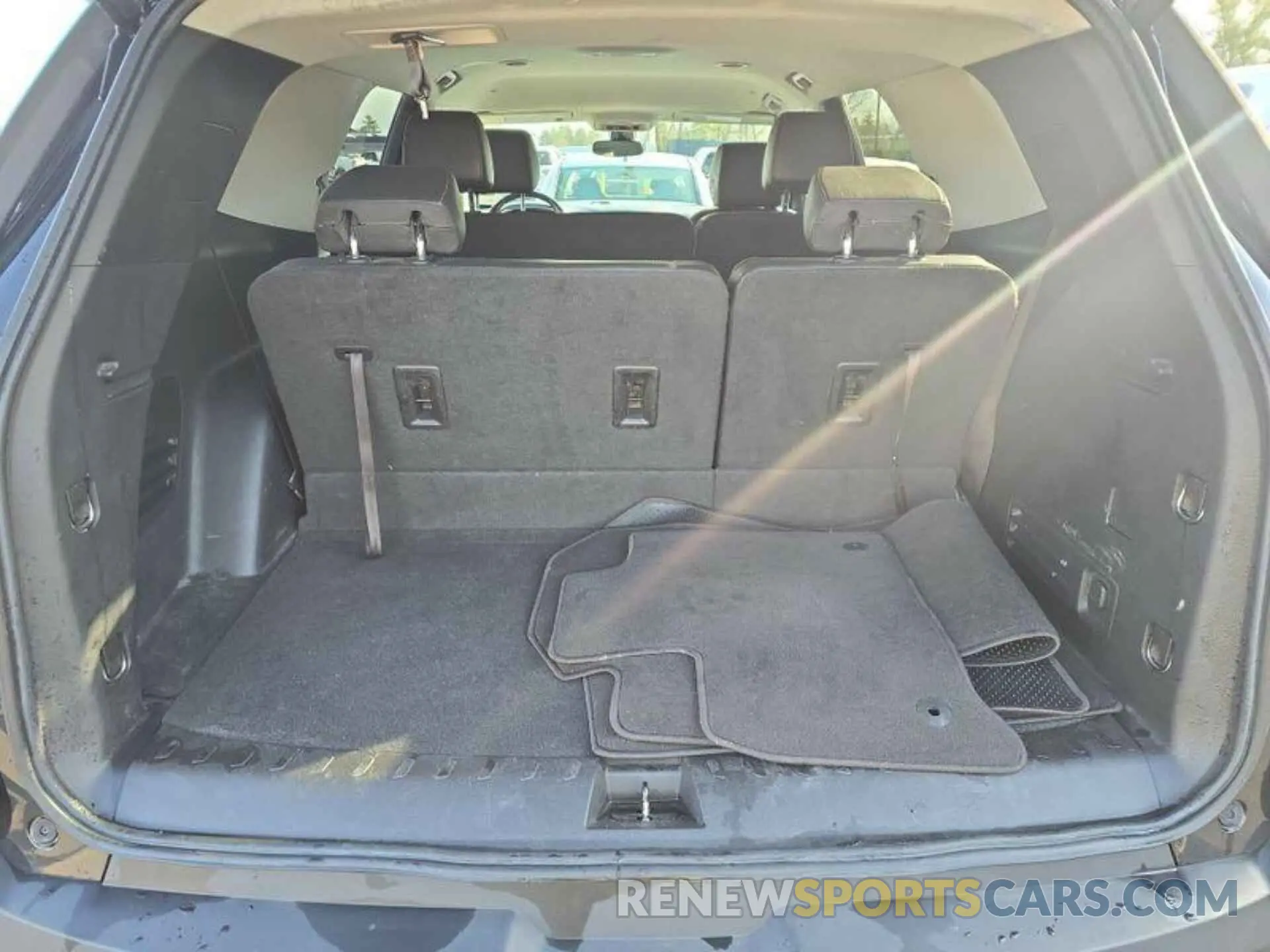 14 Photograph of a damaged car 1GNERHKWXMJ183734 CHEVROLET TRAVERSE 2021