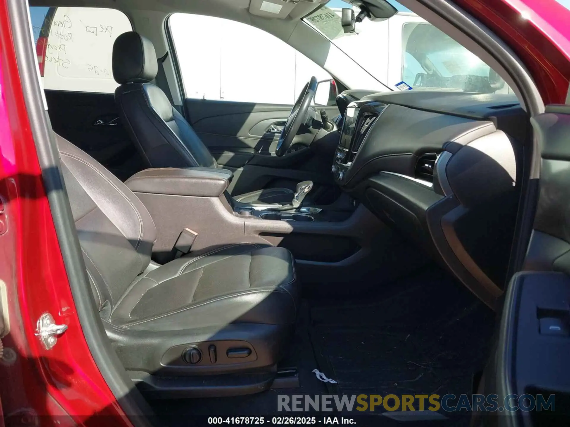 5 Photograph of a damaged car 1GNERKKW2MJ187256 CHEVROLET TRAVERSE 2021