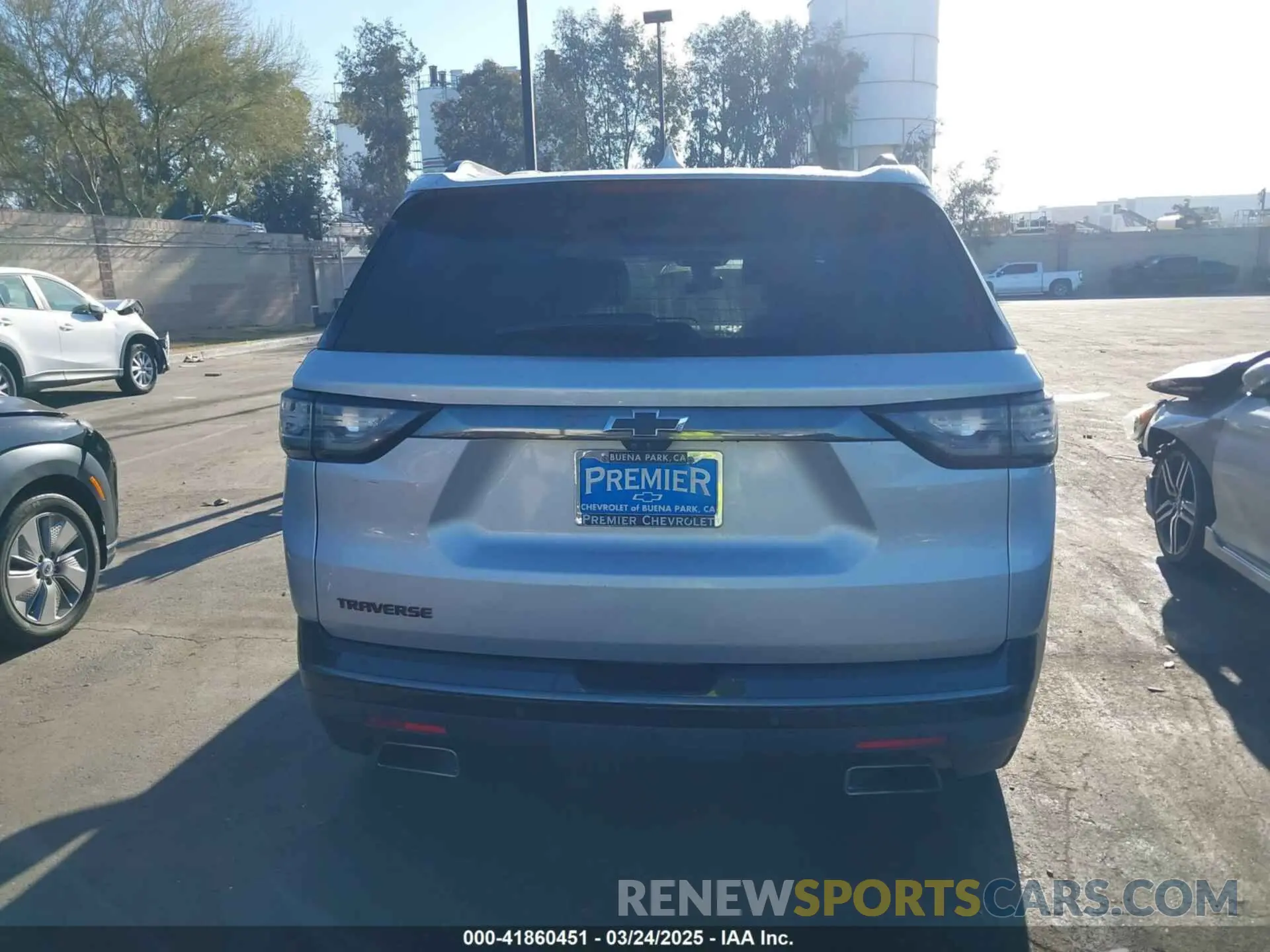 15 Photograph of a damaged car 1GNERKKW3MJ168358 CHEVROLET TRAVERSE 2021