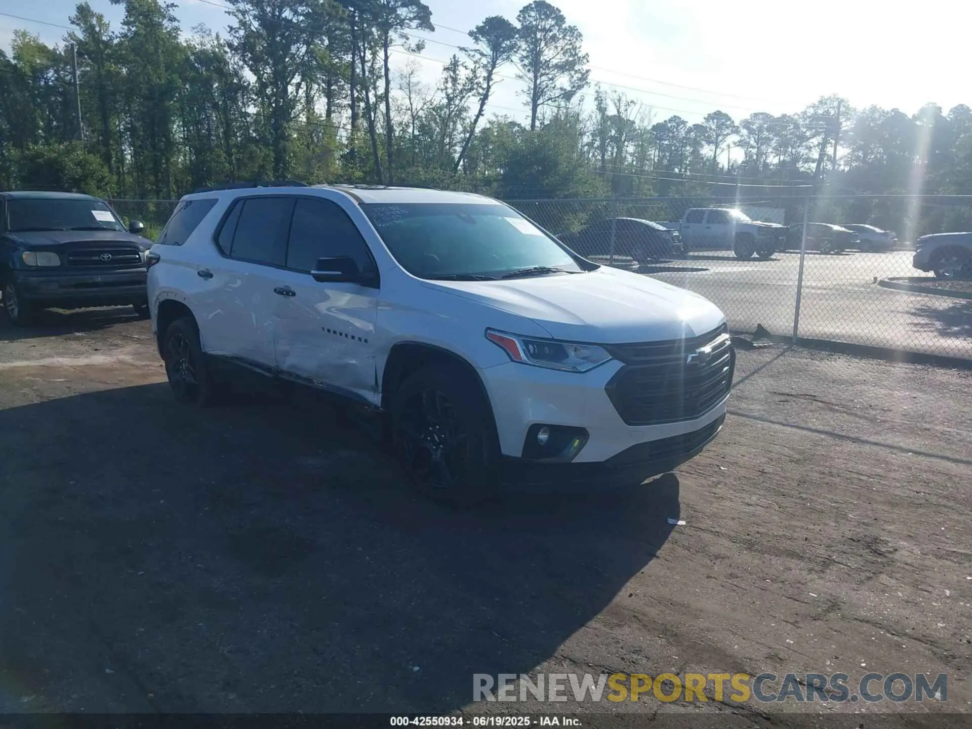 1 Photograph of a damaged car 1GNERKKW8MJ235519 CHEVROLET TRAVERSE 2021