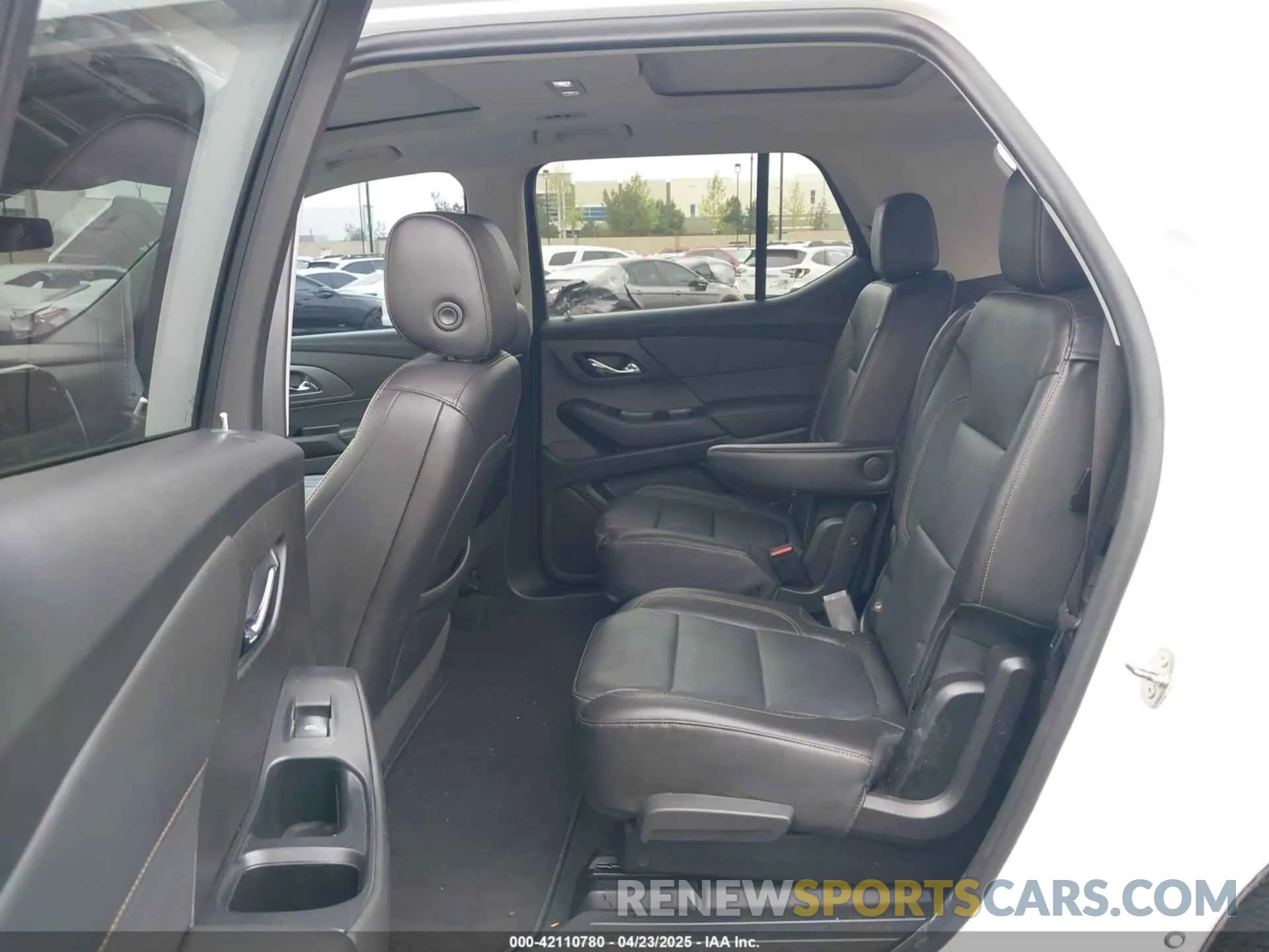 8 Фотография поврежденного автомобиля 1GNERKKWXMJ133834 CHEVROLET TRAVERSE 2021