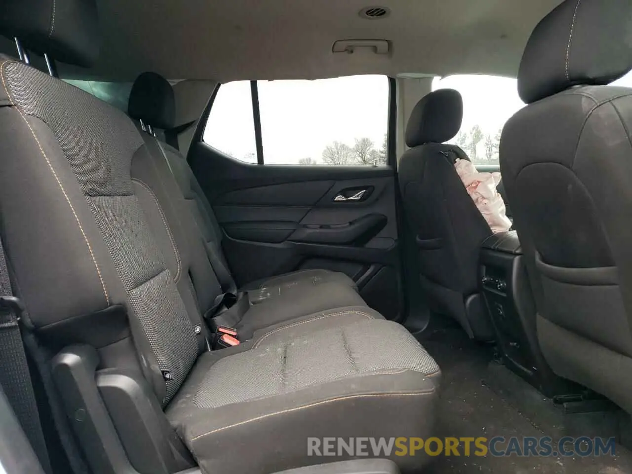 12 Photograph of a damaged car 1GNEVFKW2MJ179547 CHEVROLET TRAVERSE 2021