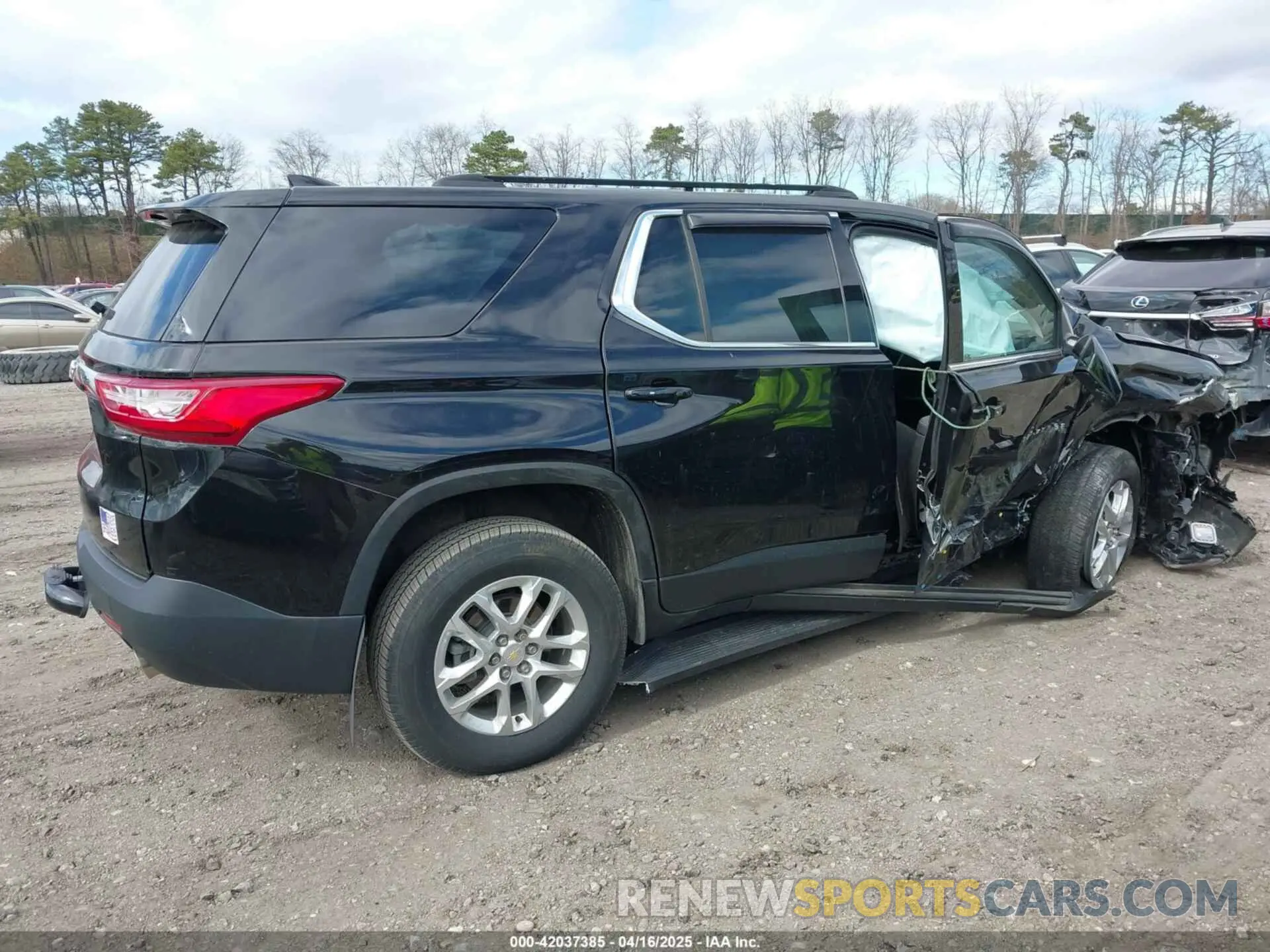 13 Photograph of a damaged car 1GNEVFKW9MJ191243 CHEVROLET TRAVERSE 2021