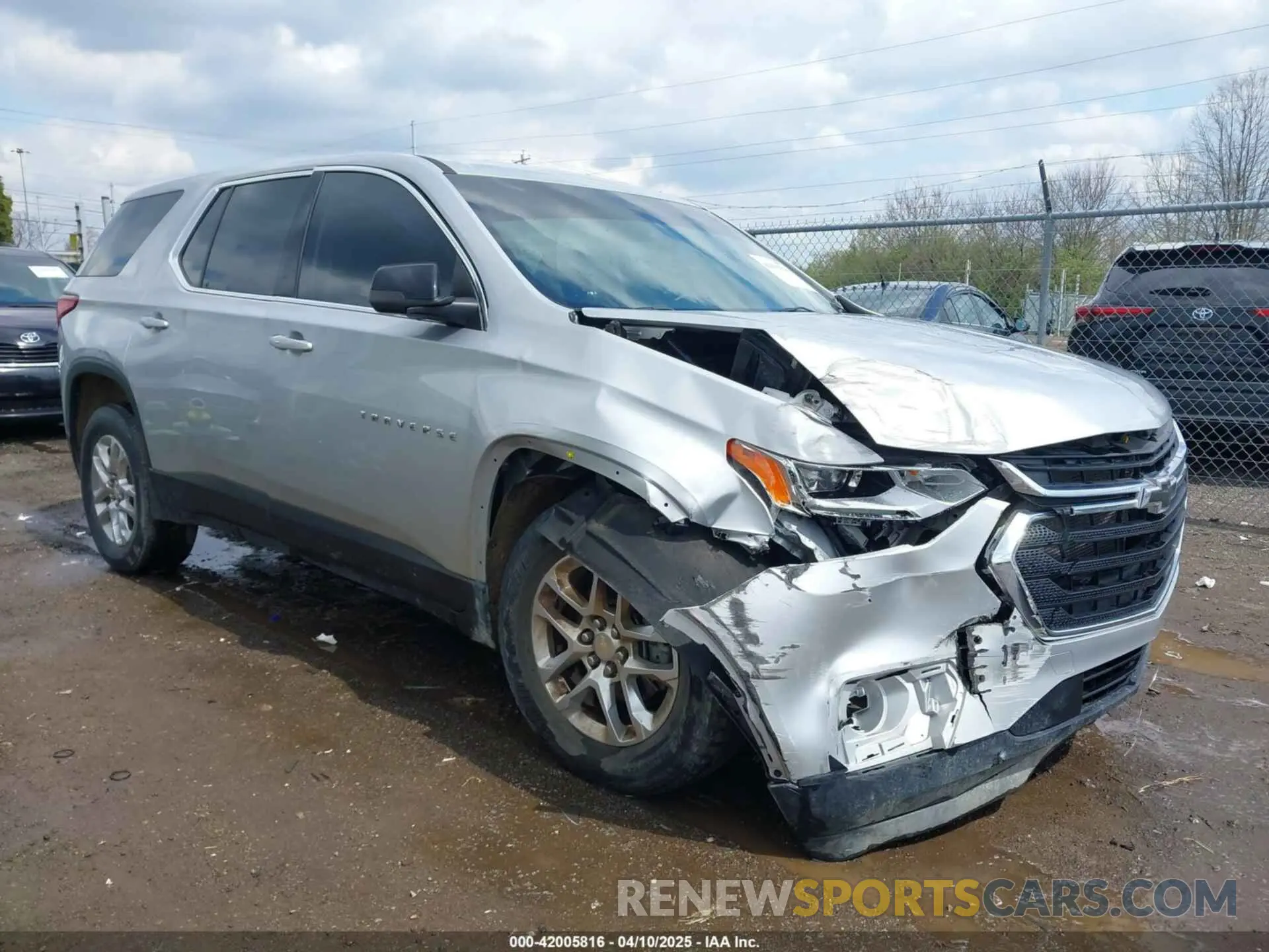 1 Photograph of a damaged car 1GNEVFKWXMJ115319 CHEVROLET TRAVERSE 2021