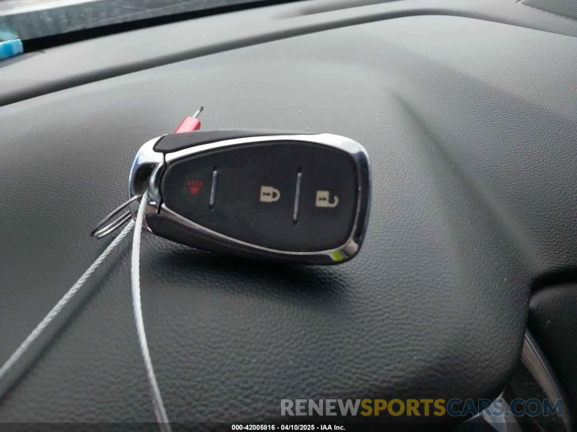 11 Photograph of a damaged car 1GNEVFKWXMJ115319 CHEVROLET TRAVERSE 2021