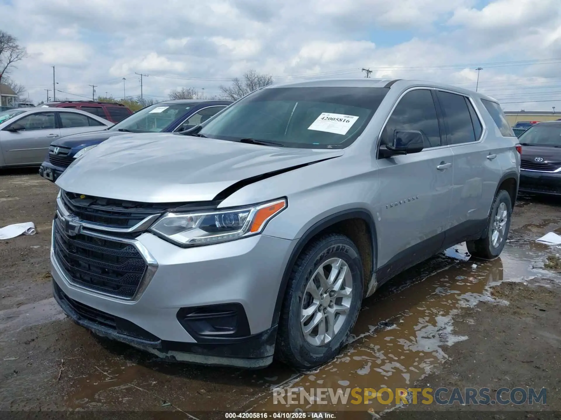 2 Photograph of a damaged car 1GNEVFKWXMJ115319 CHEVROLET TRAVERSE 2021