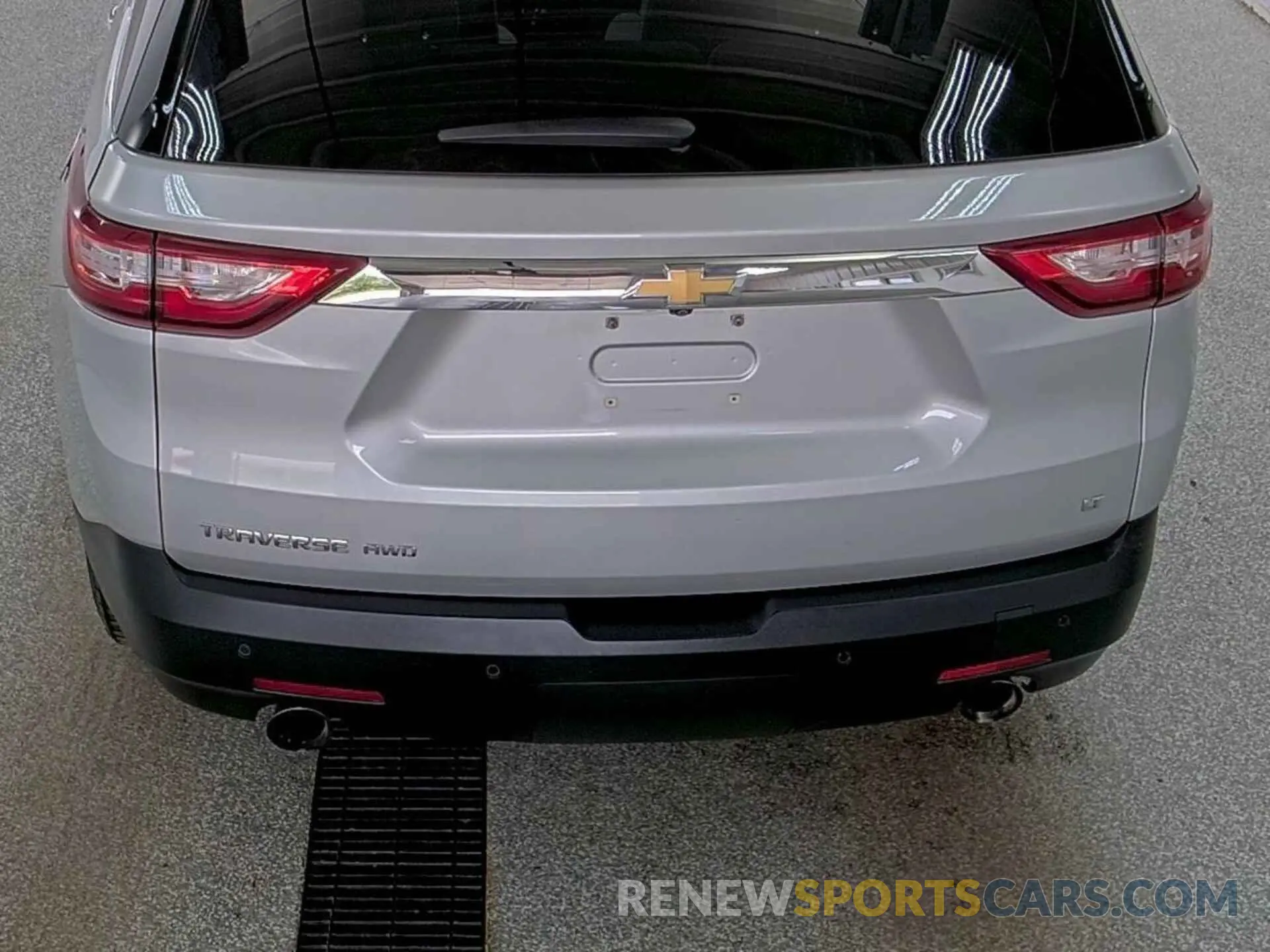 1 Photograph of a damaged car 1GNEVGKW0MJ158671 CHEVROLET TRAVERSE 2021